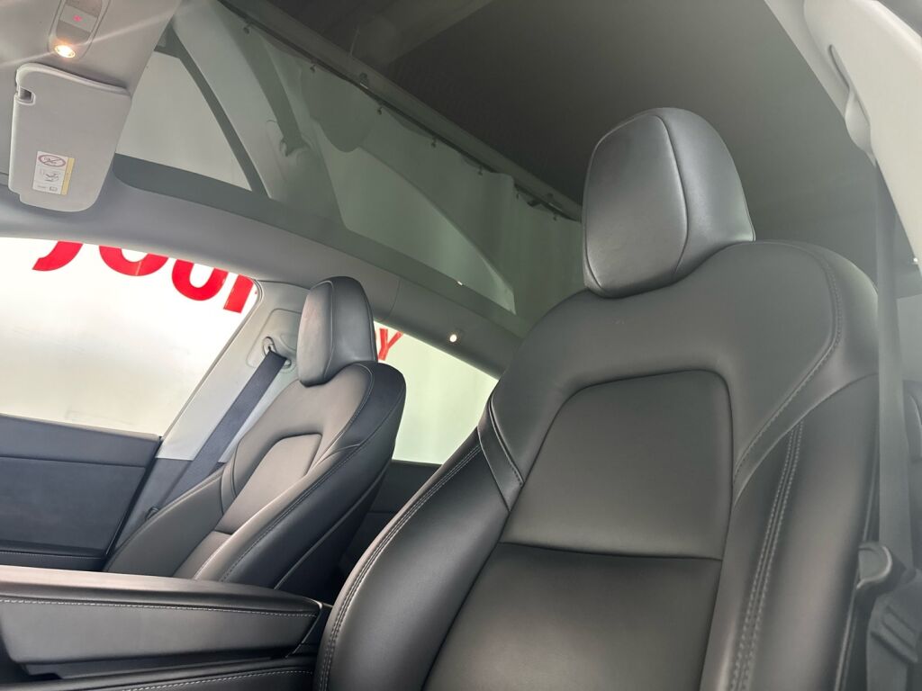 Tesla Model Y 2022 Valkoinen