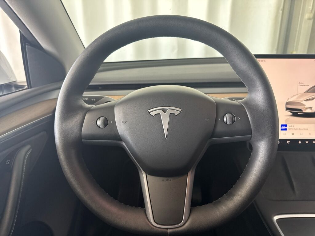 Tesla Model Y 2022 Valkoinen