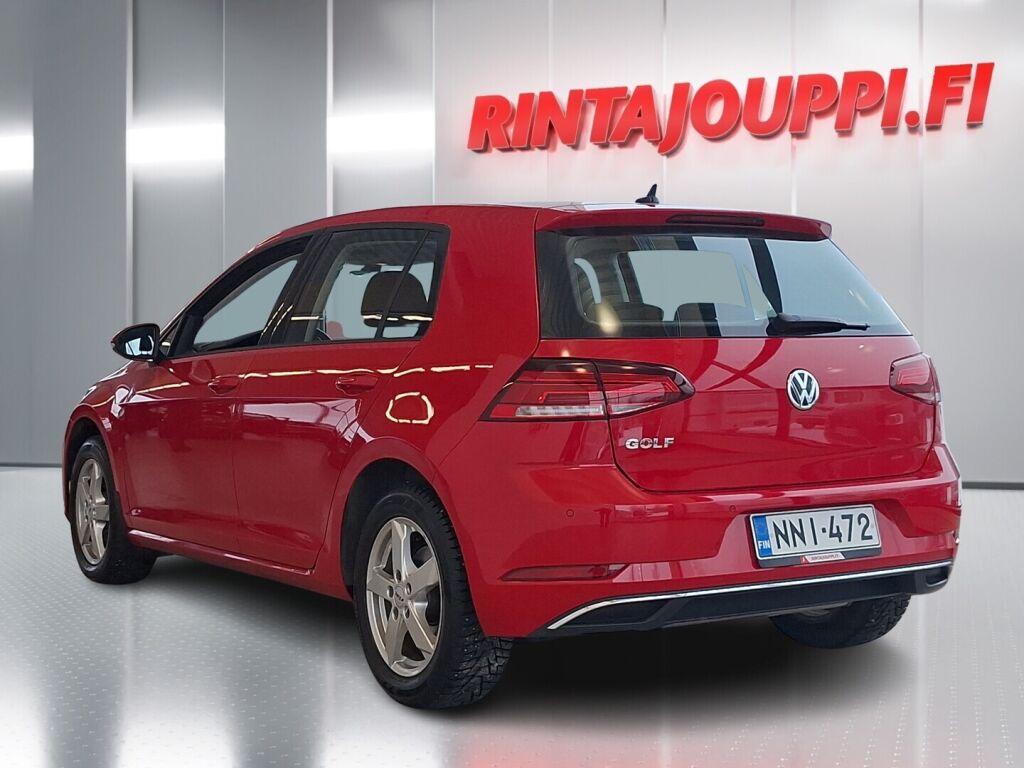 Volkswagen Golf 2019 Punainen