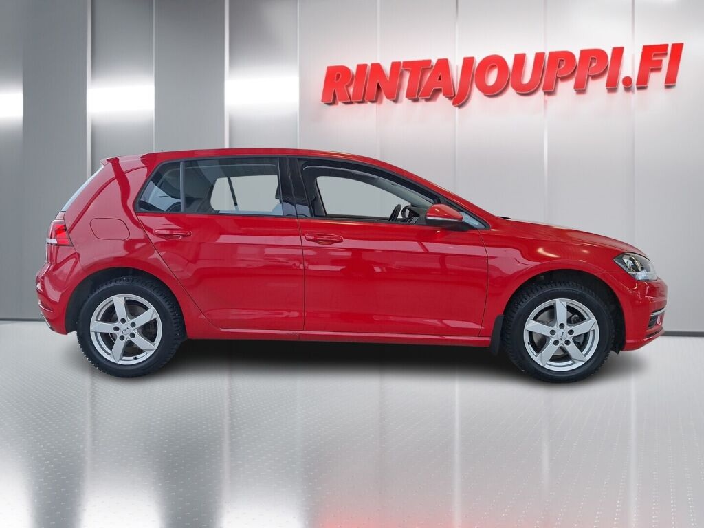Volkswagen Golf 2019 Punainen