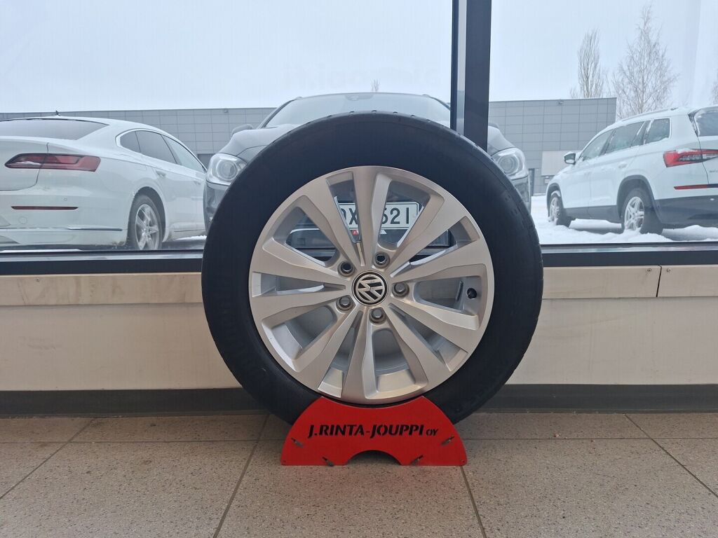 Volkswagen Golf 2019 Punainen