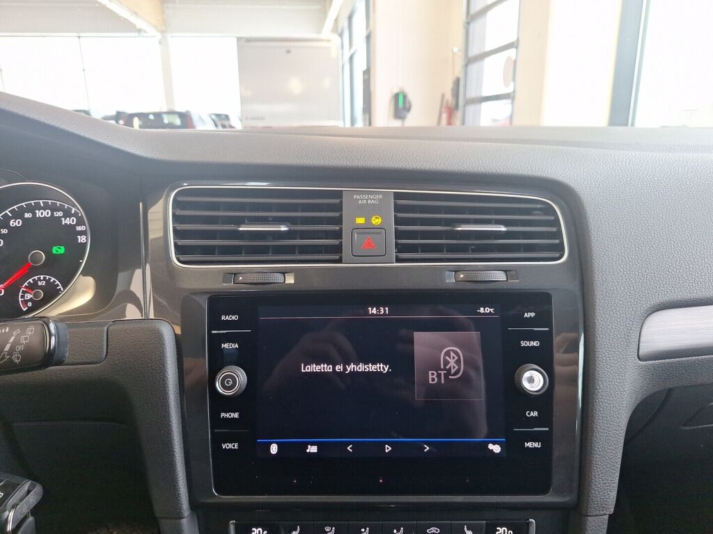 Volkswagen Golf 2019 Punainen