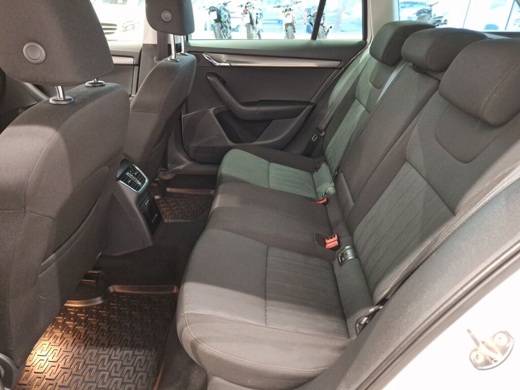 Skoda Octavia 2020 Valkoinen