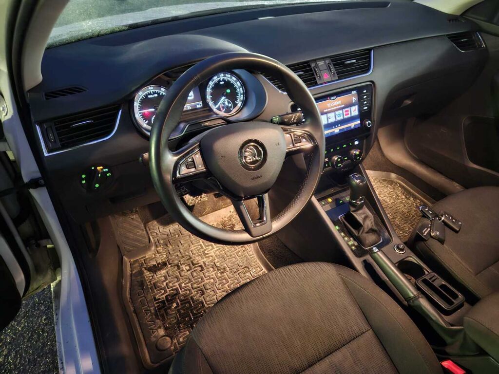 Skoda Octavia 2020 Valkoinen