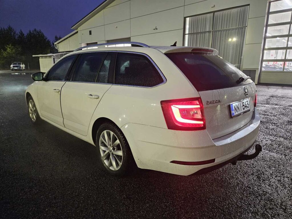Skoda Octavia 2020 Valkoinen