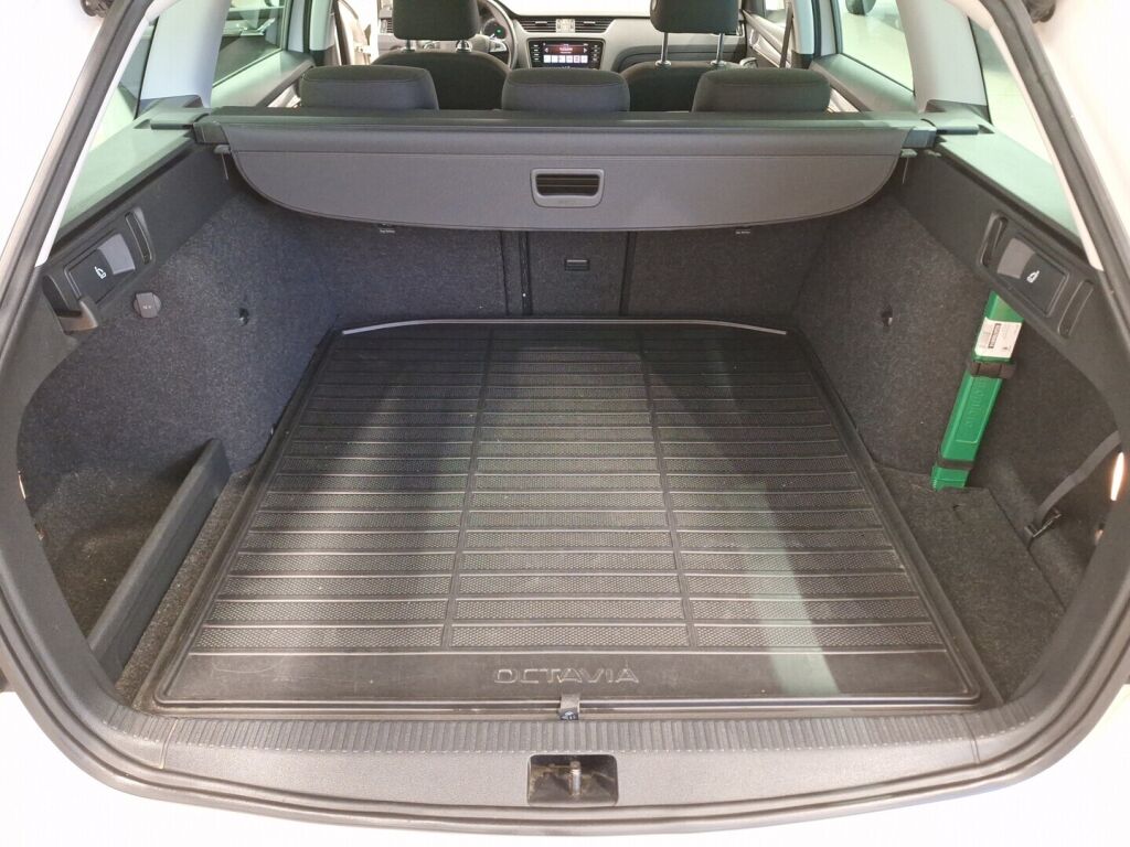 Skoda Octavia 2020 Valkoinen