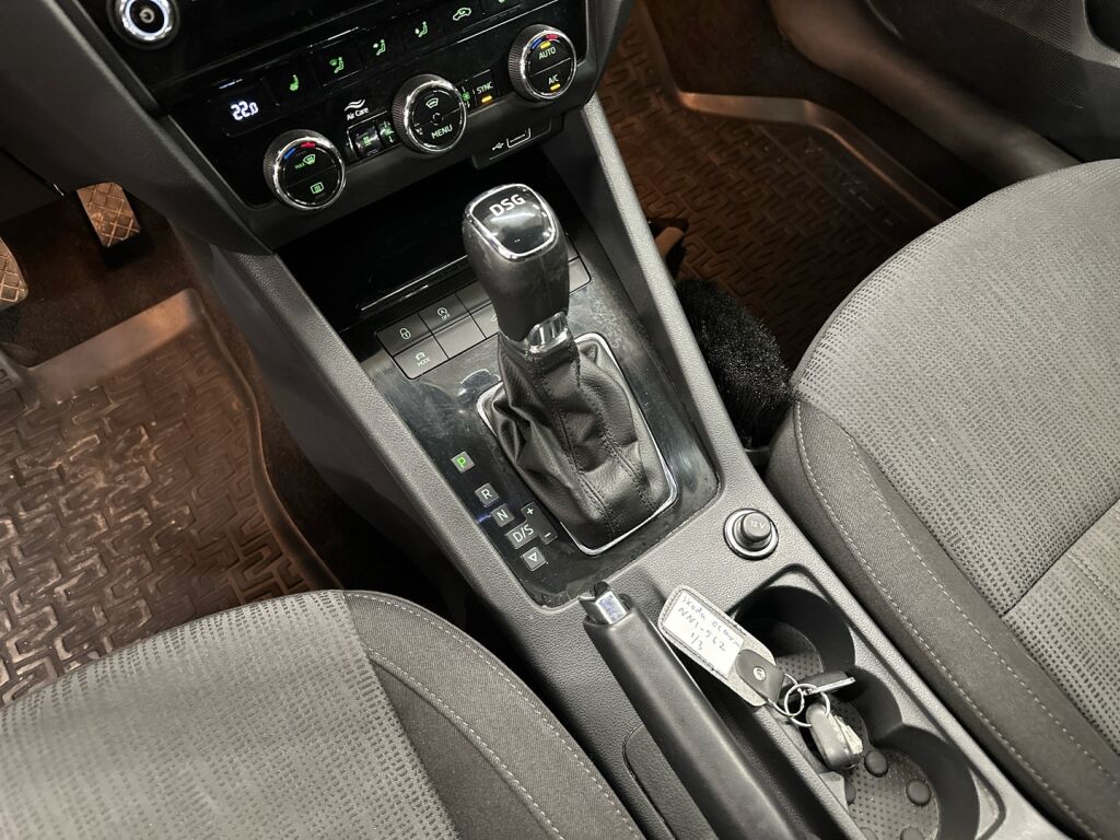 Skoda Octavia 2020 Harmaa