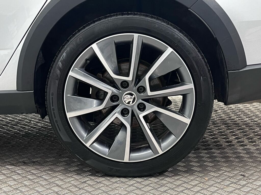 Skoda Octavia 2020 Harmaa