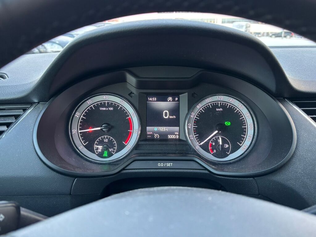 Skoda Octavia 2020 Valkoinen