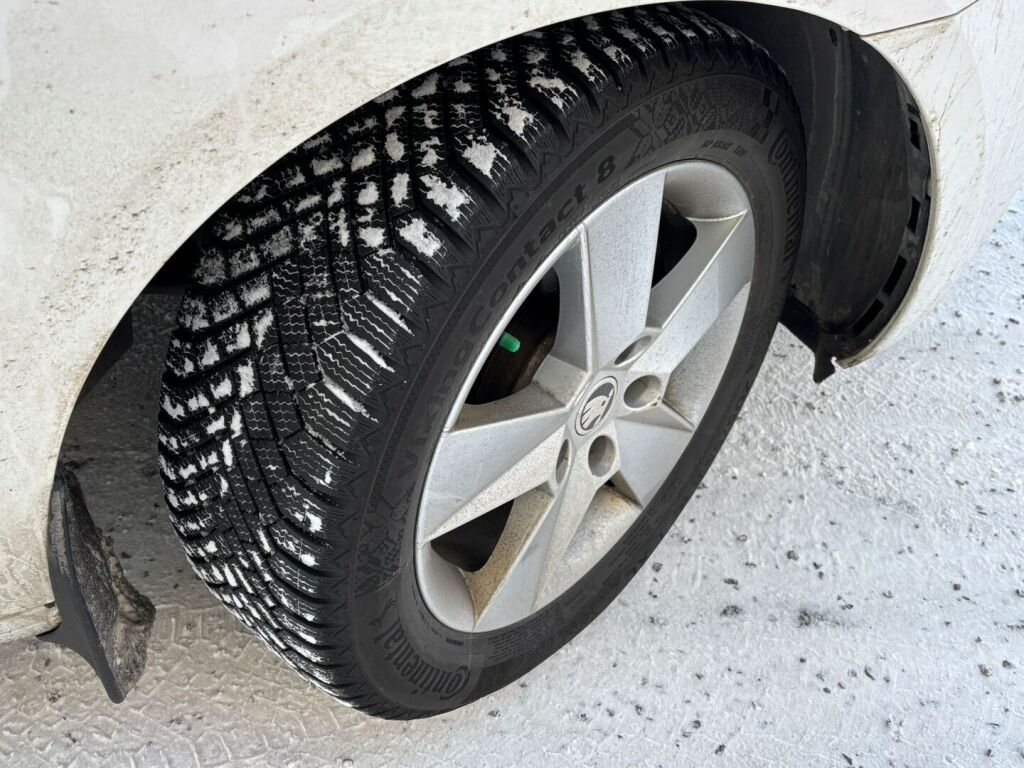 Skoda Octavia 2020 Valkoinen