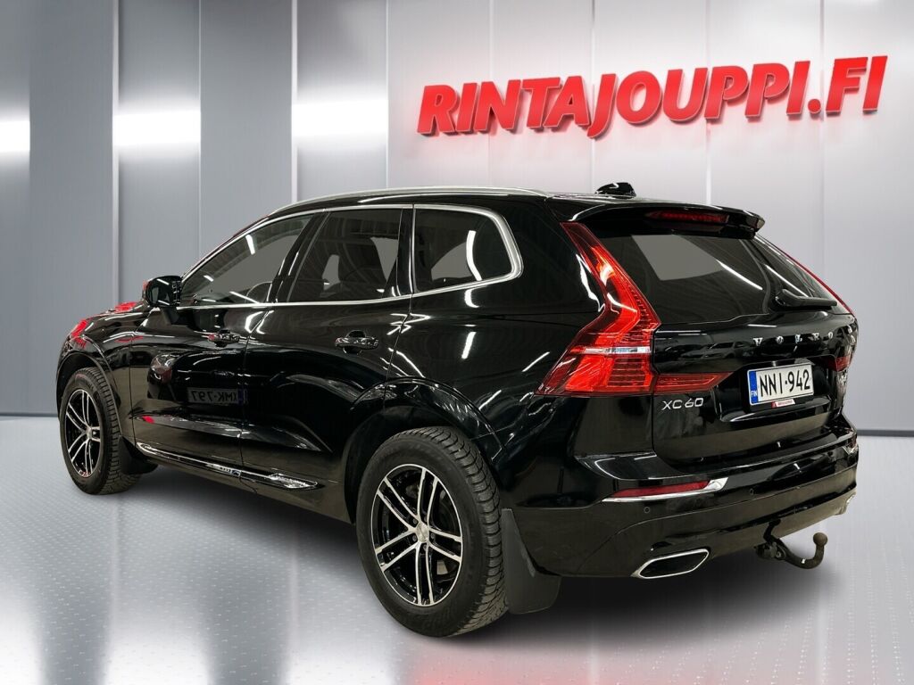 Volvo XC60 2020 Musta