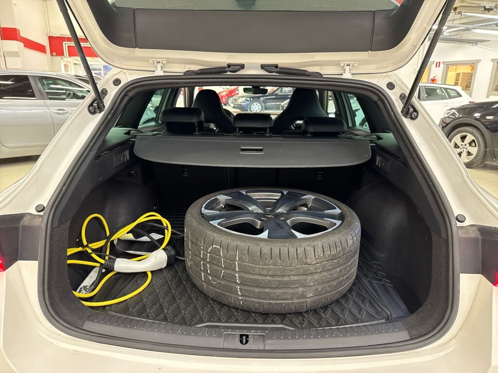 Cupra Leon Sportstourer 2021 Valkoinen