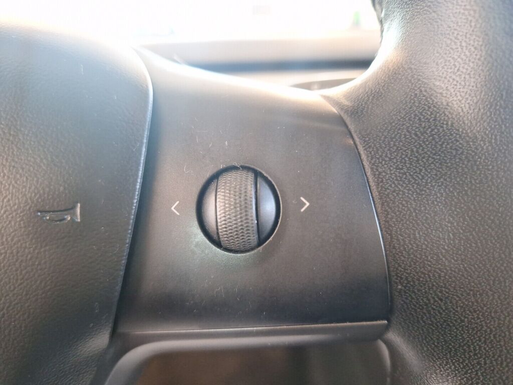 Tesla Model 3 2020 Punainen