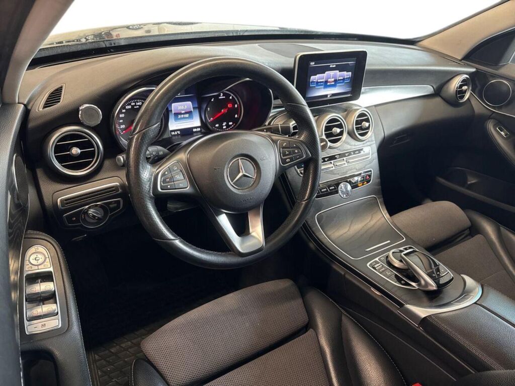 Mercedes-Benz C 2017 Musta