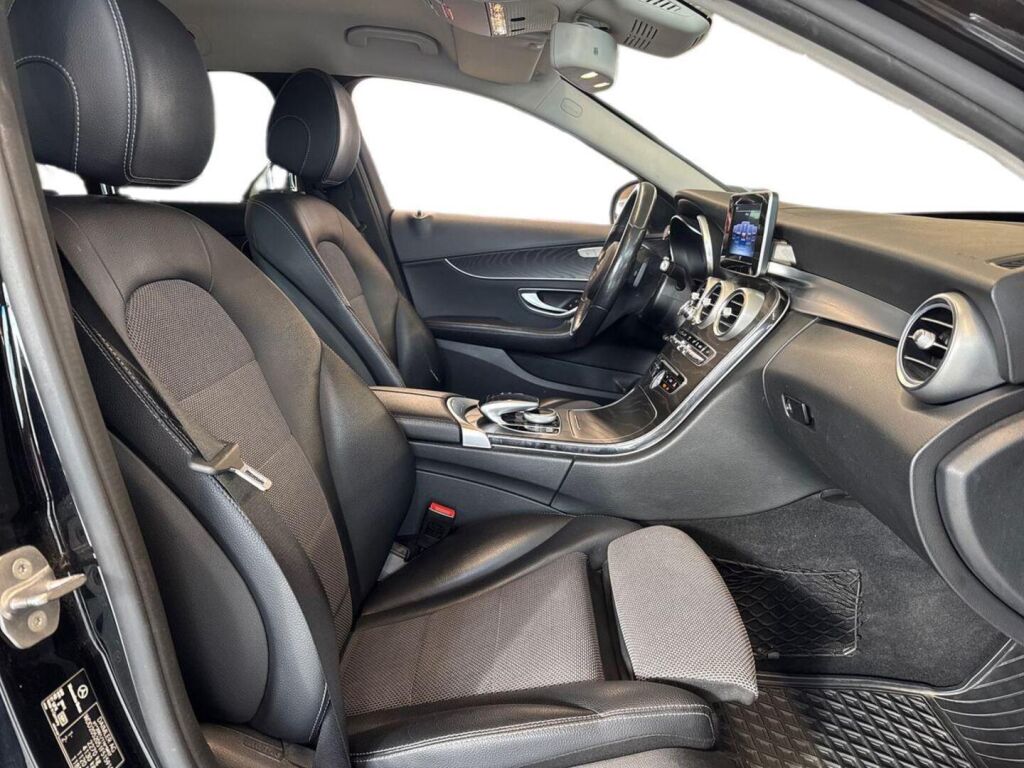 Mercedes-Benz C 2017 Musta