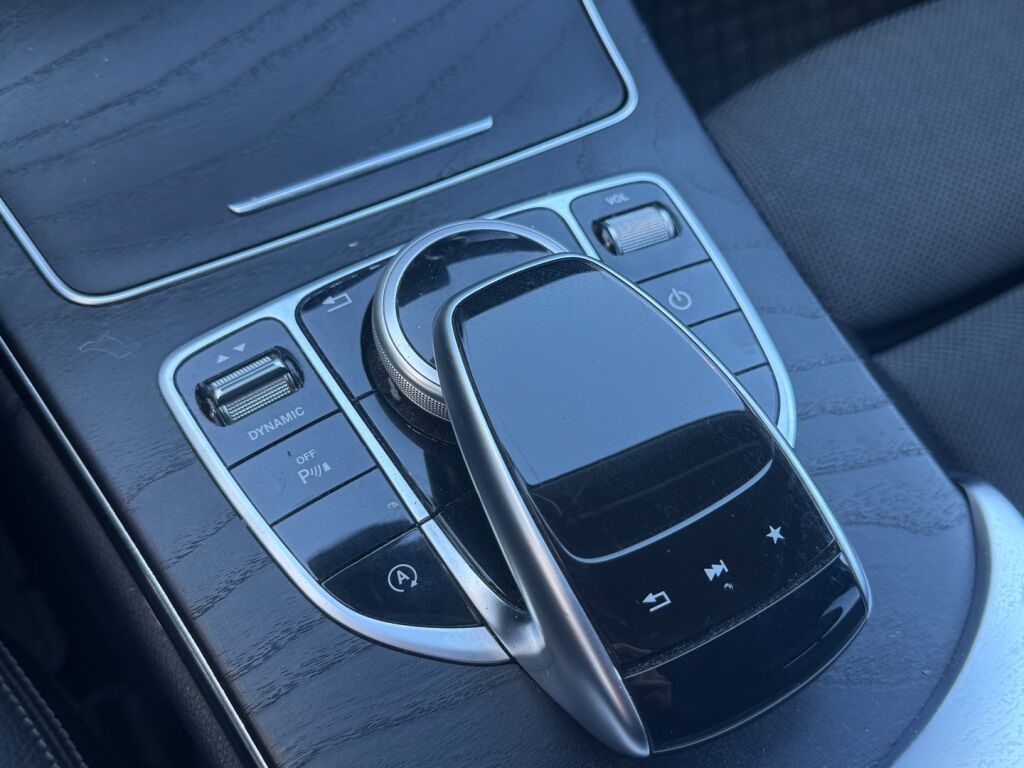 Mercedes-Benz C 2017 Musta