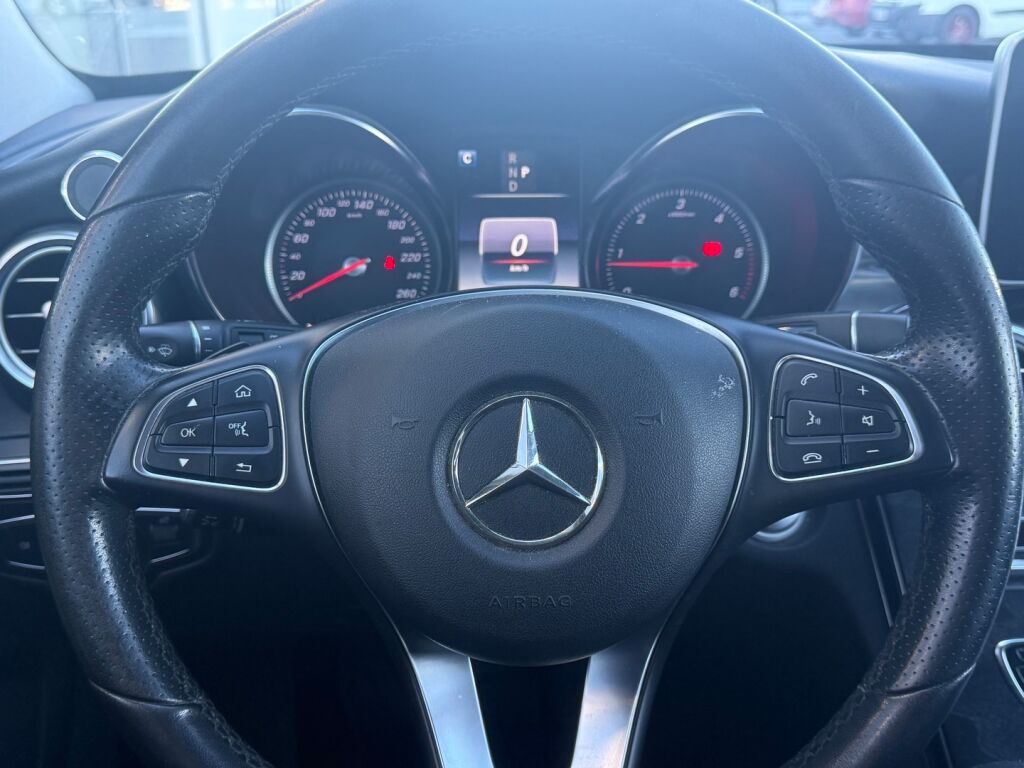 Mercedes-Benz C 2017 Musta