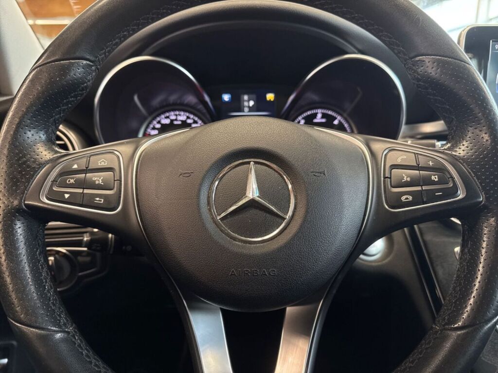 Mercedes-Benz C 2017 Musta