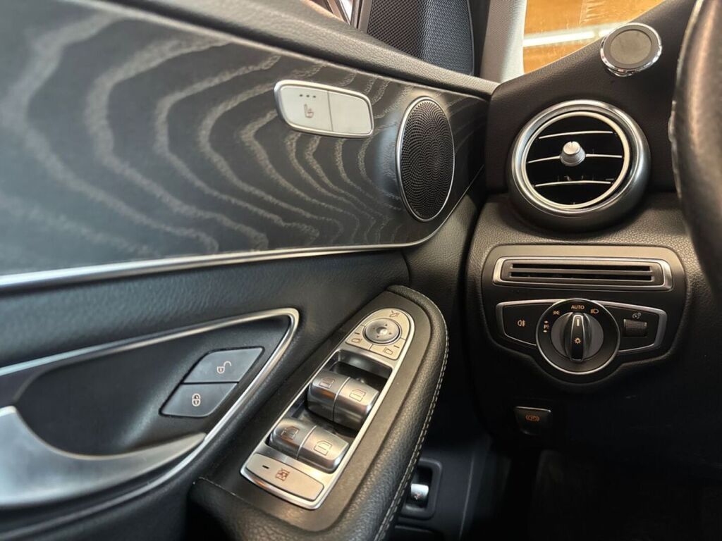 Mercedes-Benz C 2017 Musta
