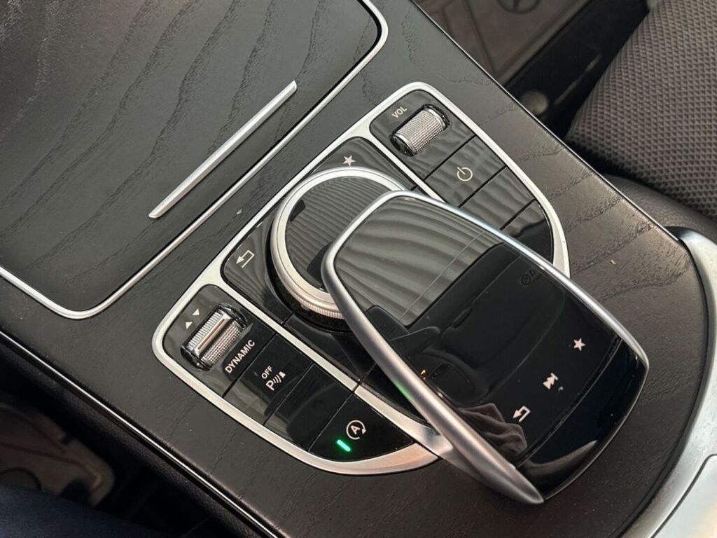 Mercedes-Benz C 2017 Musta