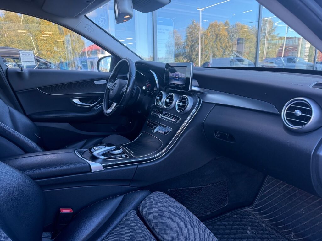 Mercedes-Benz C 2017 Musta