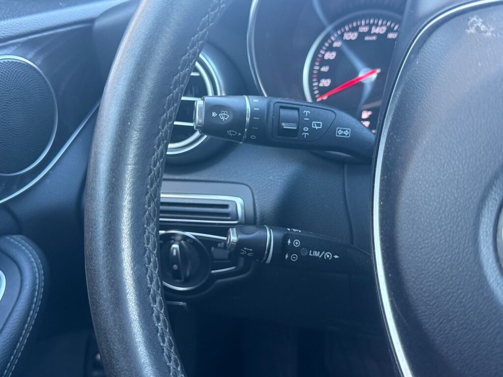 Mercedes-Benz C 2017 Musta