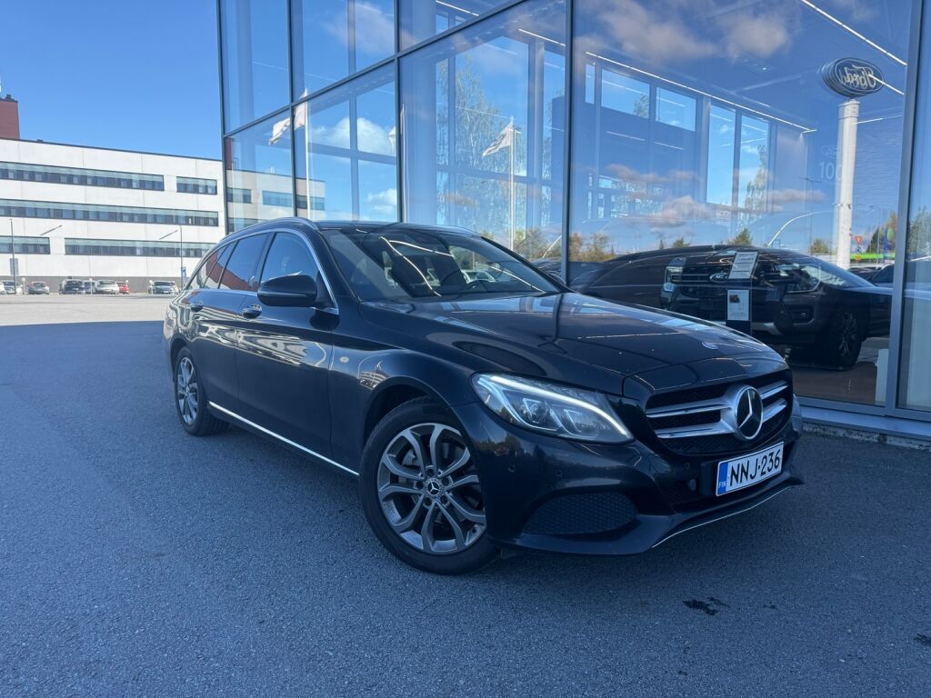 Mercedes-Benz C 2017 Musta