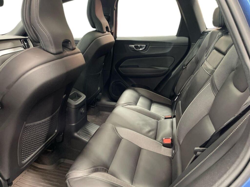 Volvo XC60 2021 Sininen