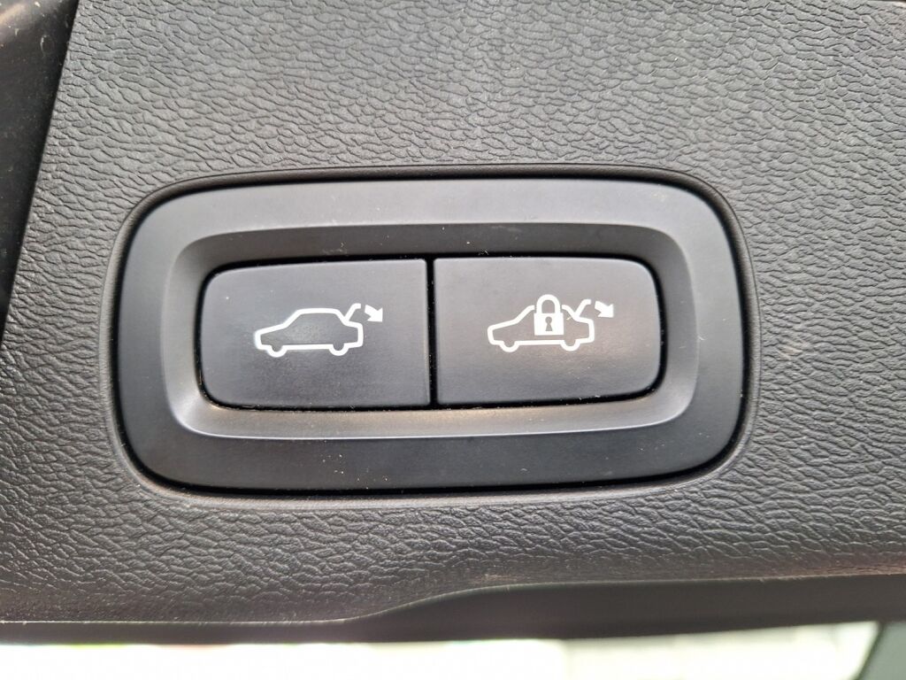 Volvo XC60 2021 Sininen