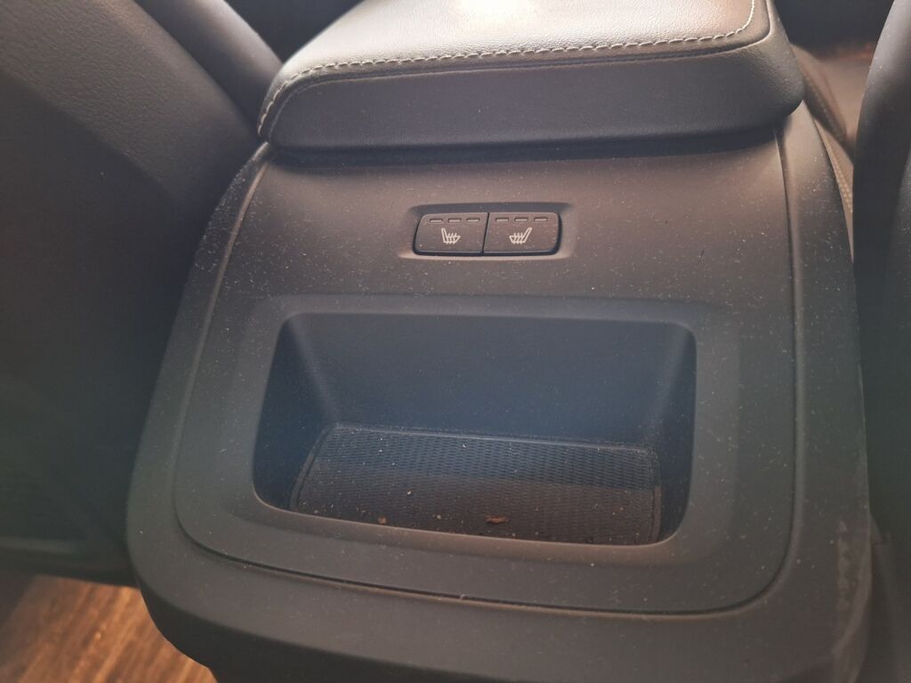 Volvo XC60 2021 Sininen
