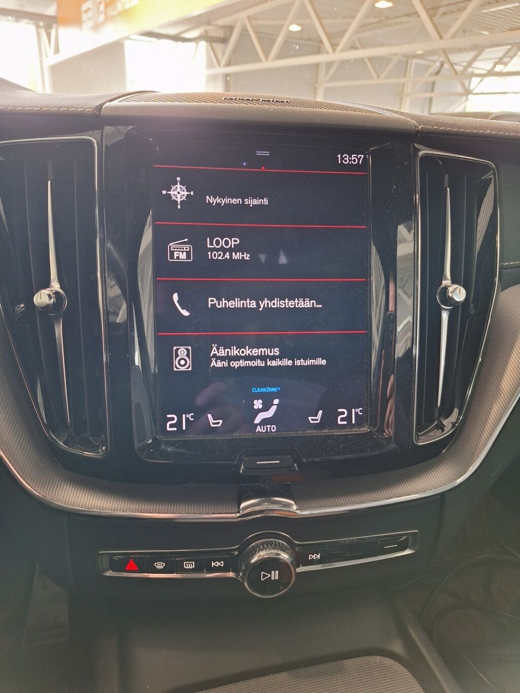 Volvo XC60 2021 Sininen