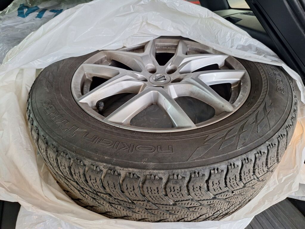 Volvo XC60 2021 Sininen