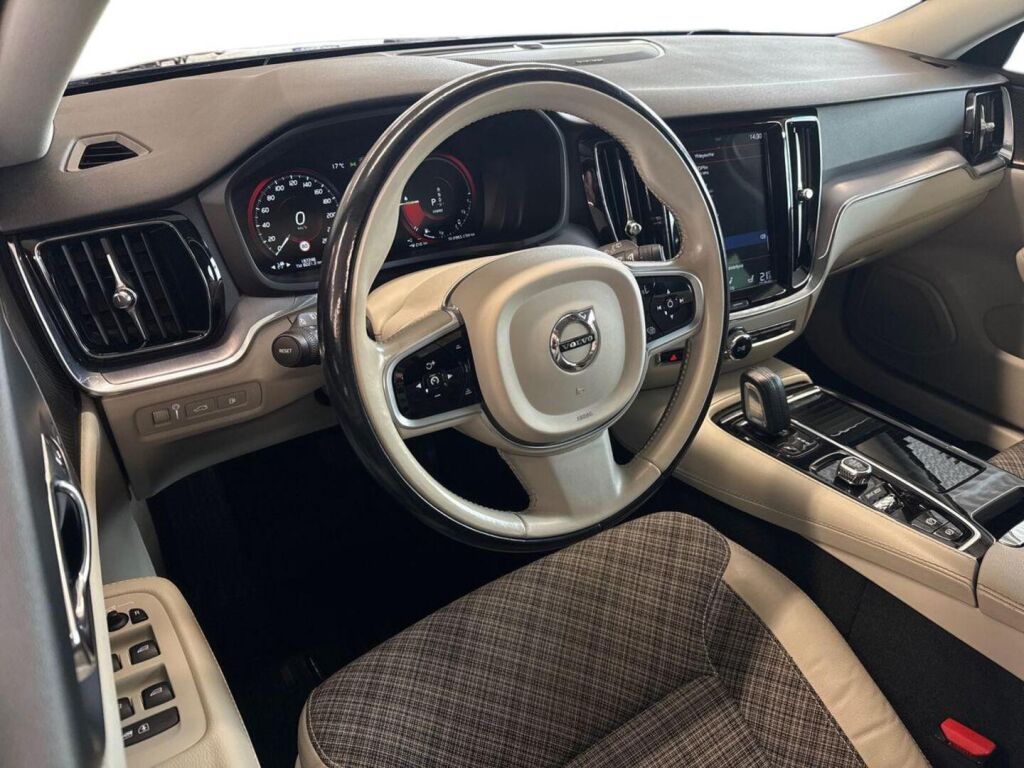 Volvo V60 2020 Sininen