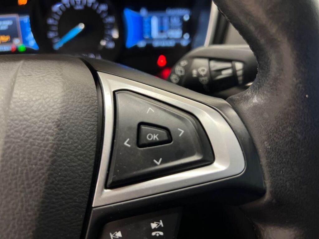 Ford Mondeo 2021 Valkoinen