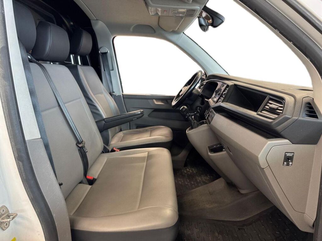 Volkswagen Transporter 2024 Valkoinen
