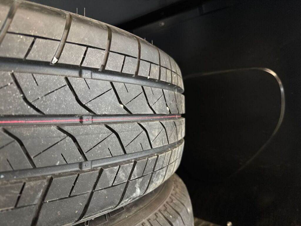 Volkswagen Transporter 2024 Valkoinen