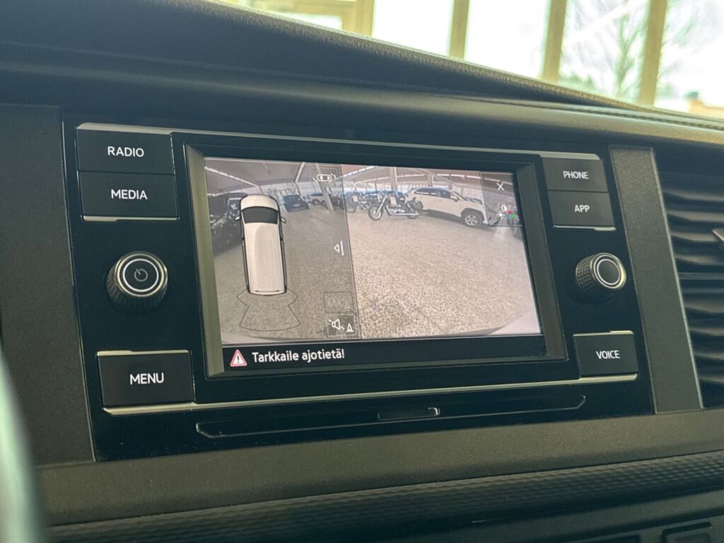 Volkswagen Transporter 2024 Valkoinen