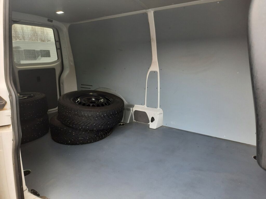 Volkswagen Transporter 2024 Valkoinen