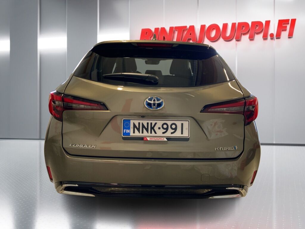 Toyota Corolla 2023 Ruskea (beige)