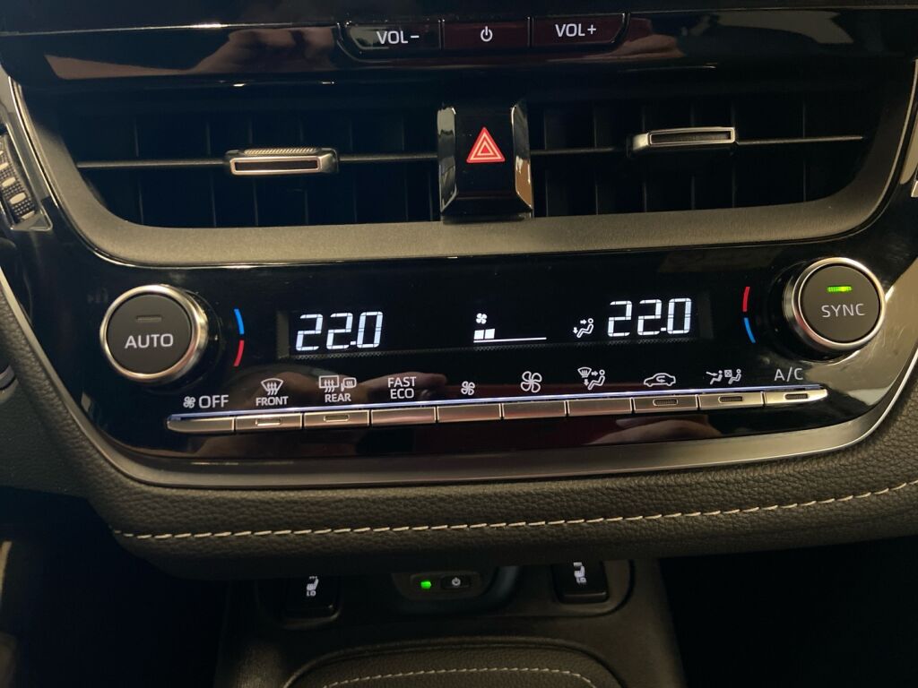 Toyota Corolla 2023 Ruskea (beige)
