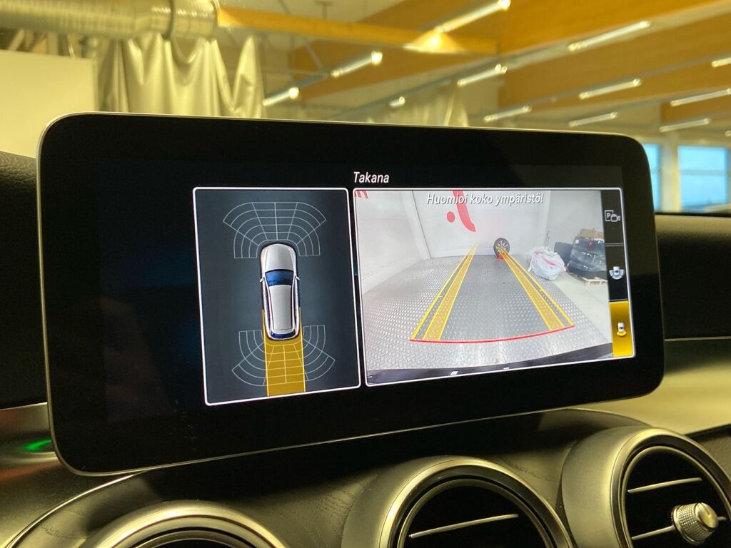 Mercedes-Benz C 2021 Musta