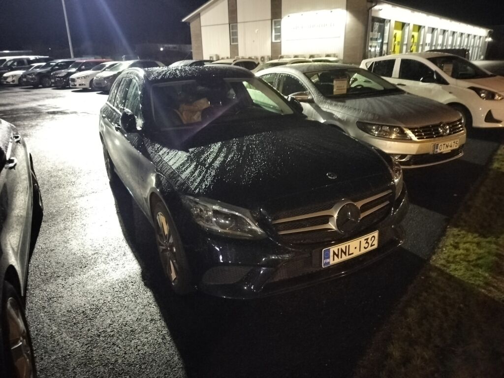 Mercedes-Benz C 2021 Musta