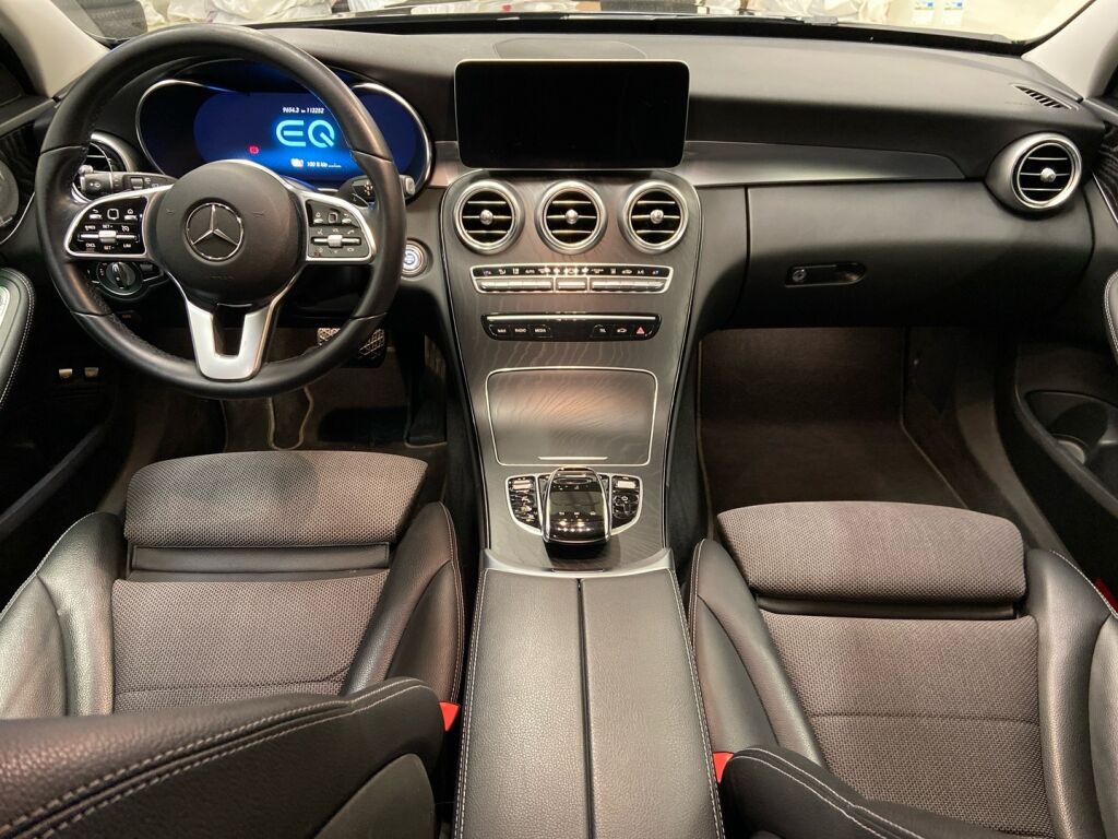 Mercedes-Benz C 2021 Musta