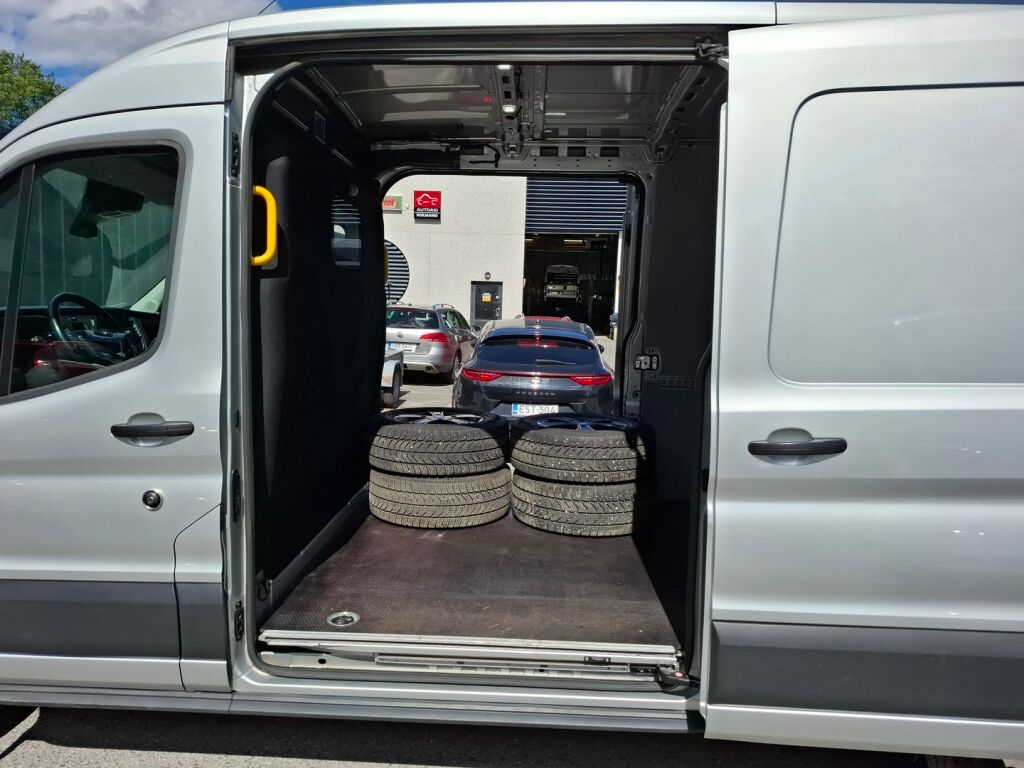 Ford Transit 2024 Harmaa