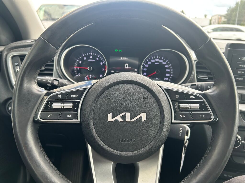 Kia Ceed 2023 Valkoinen