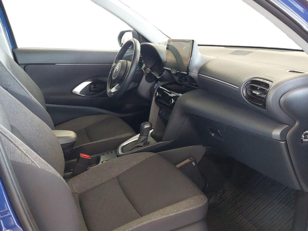 Toyota Yaris Cross 2024 Sininen