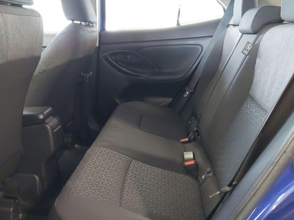 Toyota Yaris Cross 2024 Sininen