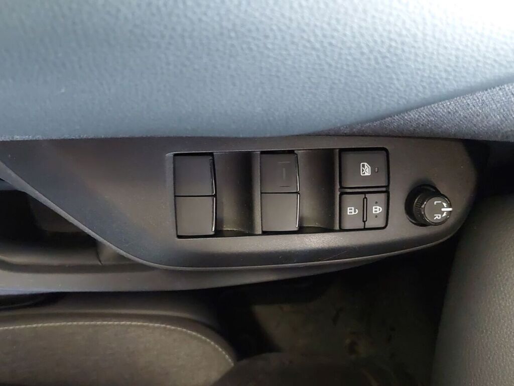 Toyota Yaris Cross 2024 Sininen