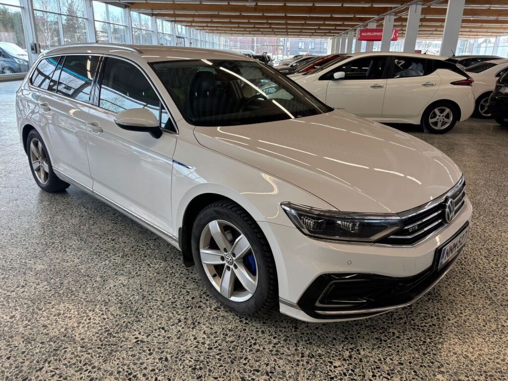 Volkswagen Passat 2019 Valkoinen