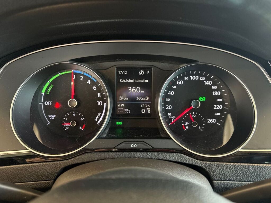 Volkswagen Passat 2019 Valkoinen